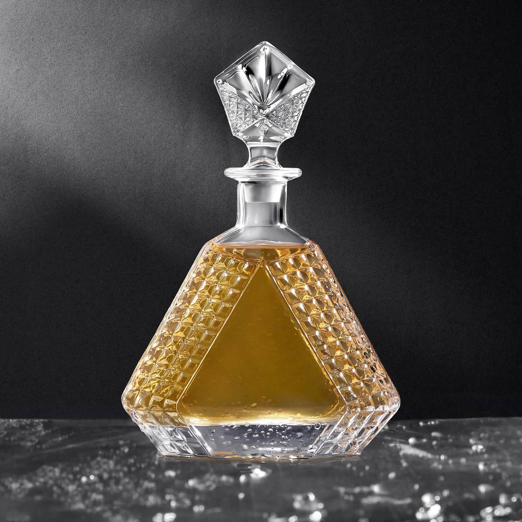 Whiskey Decanter – Triangle – 680 ml